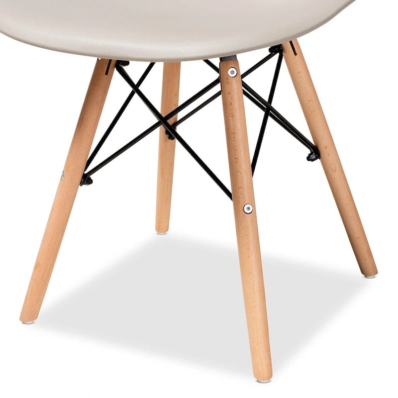 Set aus modernen Esszimmerstühlen (4-teilig) aus Kunststoff und Holz