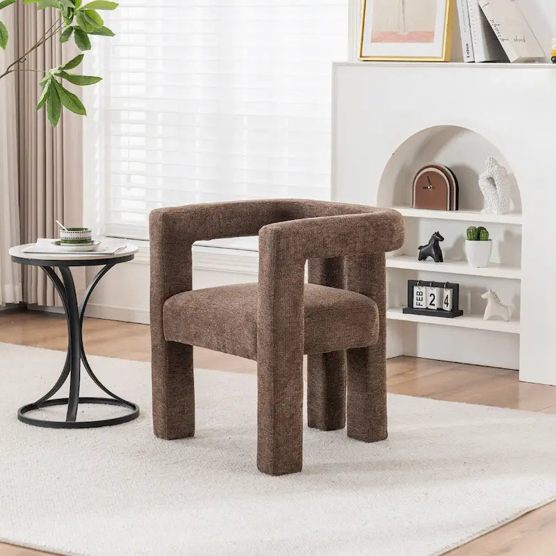 Set aus 1 schick designten, tonnenförmigen Akzent-Sessel mit Stoffbezug