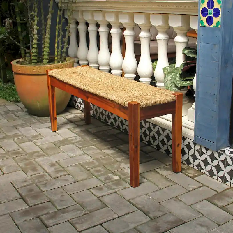 Sitzbank aus Massivholz und natürlichem Seegras für Innenbereiche