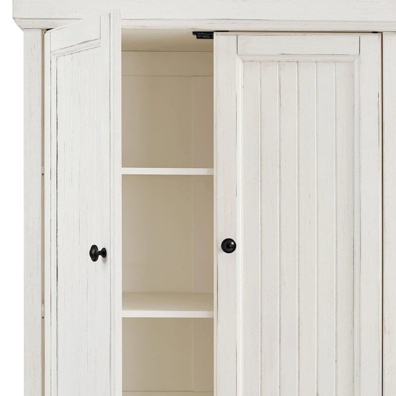 Shabby-Chic-Küchenschrank mit Perlenpaneelen
