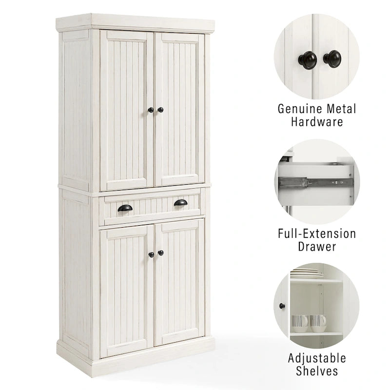 Shabby-Chic-Küchenschrank mit Perlenpaneelen